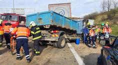 Nehodu u Modletic šetří jako trestný čin. Záběry jsou mrazivé, osobák neměl šanci