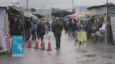 Češi ve velkém vyrazili na polské tržnice. Vykoupili, co se dalo