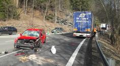 Teplo nalákalo motorkáře. Dva zemřeli, třetí je v nemocnici