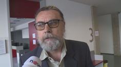 Pedofil osahával malého chlapce. Objevili tak jeho staré zločiny