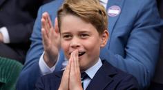 Princ George na nových fotkách. Gestem odhalil, v čem je stejný jako Kate
