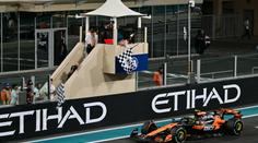 Poslední závod sezóny ovládl Norris. McLaren vyhrál Pohár konstruktérů