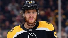 Ztráta pro Bruins! Pastrňák po večeři upadl a musel na operaci