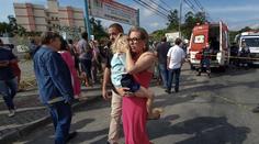 Sekerkou ozbrojený muž vtrhl v Brazílii do školky a zabil čtyři děti