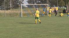 Blatečtí nadělili v malém derby bůra, o poločase frčely makrely z grilu