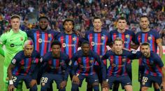 Hráči Barcelony děkovali Rusům. Klub z Ukrajiny reagoval srdcervoucí fotkou