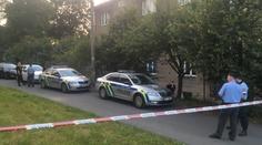 Pobodaná matka čtyř dětí zemřela, útočníka vyslýchá policie