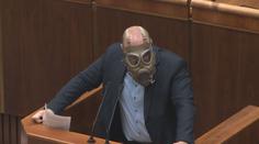 Slovenský parlament jednal o opatřeních, nechyběl křik ani vulgarismy