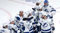 Tampa má tři mečboly. V dalším finále bodovali oba Češi, Rutta skóroval