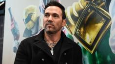Zemřel Jason David Frank (49), hvězda seriálu Mighty Morphin Power Rangers