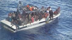 Italové lovili z moře další imigranty: Kdo tohle zastaví?