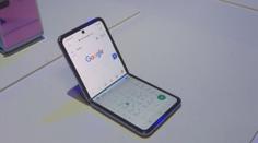 Samsung představil nový mobil! Má ohebnou obrazovku, vyjde na 40 tisíc