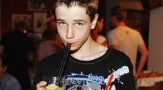 Strážníci si v tramvajích posvítili na opilce