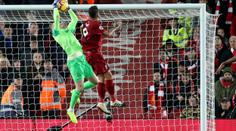 Pickford potopil v derby Everton, obrovská minela přišla v nastavení