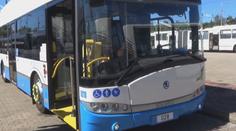 Žena v Pardubicích upadla v autobuse a zemřela. Policie hledá svědky