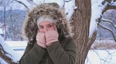 Udeří silné mrazy. Meteorologové řekli, kdy začne v Česku pořádně sněžit