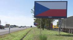 Česká města bojují s vizuálním smogem. Mnohdy však vítězí peníze