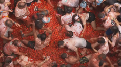 VIDEO: Masakr ve Španělské obci. Ulice se kvůli hromadné bitce zbarvily do ruda
