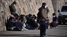 Do EU proudí menší počet nelegálních migrantů. Našli si ale nové trasy