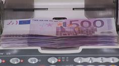 Eurem se vláda zabývat nebude, oznámil Fiala. Klaus žádá referendum