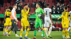 Bundesliga: Augsburg vs. Borussia Dortmund - 27. 2. 2022
