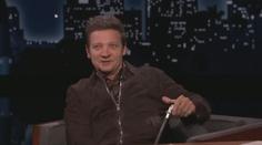 Jeremy Renner se opět objevil mezi lidmi. Zavzpomínal na děsivou nehodu