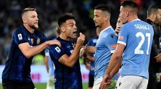 Hráč slavil výhru s bývalým spoluhráčem. Dostal červenou, nechyběly slzy