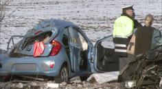 NEŠTĚSTÍ U SLANÉHO: Citroen s mladými lidmi se srazil s kiou. Tři lidé nepřežili