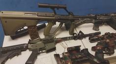 Mladík střílel po dětech na hřišti z airsoftové zbraně. Pět jich zranil