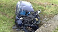 Žena nezvládla řízení opelu! Nabourala do zdi a ZEMŘELA!