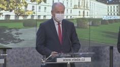 Prymula hájí "salámovou metodu": Lidi nedodržovali opatření, proto selhala
