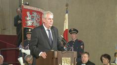 Zeman předal na Hradě vyznamenání. Řád Bílého lva udělí Zelenskému