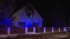 U Prahy vyhořel rodinný dům. Ve Šluknově museli evakuovat 30 lidí