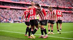 Koulovačka hned na letišti. Soupeři Slavie ze Španělska si sníh užívají