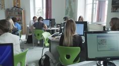 Umělá inteligence výzvou pro české školství. Někde jsou pro, jinde ostře proti