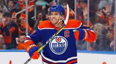 Českým brankářům se v noci nedařilo. McDavid má na kontě 99 bodů