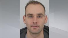 Po Karlovi se před dvěma týdny slehla zem. Rodina se bojí o jeho život