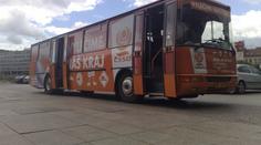 Rath má na volby vlastní autobus