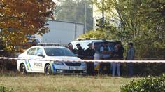 Někdo ho zabil! Policie kvůli mrtvole u silnice zadržela dva lidi