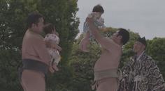 VIDEO: Japonské sumo pro malé děti. Vyhrává ten, kdo se rozpláče dřív