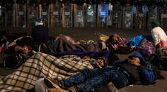 Napětí na hranici roste, mexické úřady musely migranty přesunout
