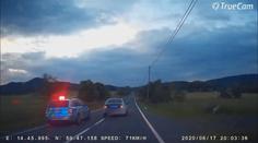Zamilovaný hazardér v BMW ujížděl hlídce 230 km/h! Bez boje se nevzdal