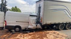 Dálnici D1 v Brně zablokovala tragická nehoda. V dlouhé koloně bourala další auta