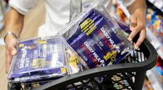 Překvapivý krok několika supermarketů. Kvůli čokoládě zavedly speciální opatření