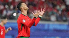 Má tohle zapotřebí? Ronaldo se vysmál Staňkovi, pak dělal ramena na Ševčíka