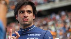 Sainz si rýpnul do Ferrari: Hamilton? Čekal jsem trable