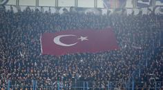 Drsná istanbulská dohra. Slávističtí fanoušci byli v Turecku napadeni nožem