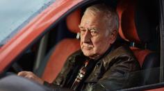 Senior vjel na D5 do protisměru. Dělník ho sprostě seřval, Čechy to rozdělilo