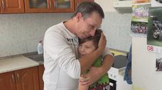 Tatínek se stará o tři děti. Těm Patron dětí pomůže s vybavením do školy
