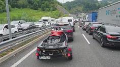 Problémy na hranicích Chorvatska! Lidé stojí v kolonách i hodinu a půl